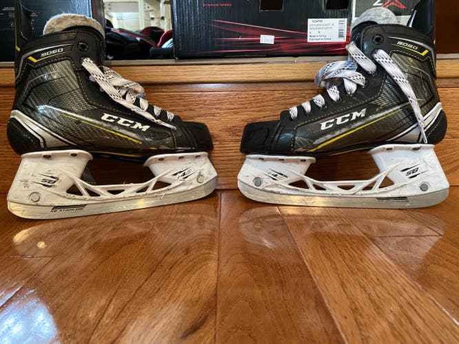 Junior Used CCM Tacks 9060 Hockey Skates Regular Width Size 4.5