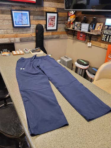 New Adult Large -  Under Armour Track Pant
