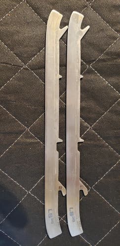 Used Bauer  Vertexx 3G junior Size 4