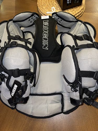 Vaughn intermediate large chest protector