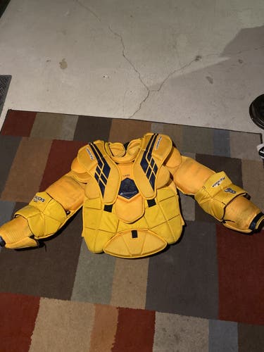 Used XL Vaughn Velocity VE8 Pro Goalie Chest Protector
