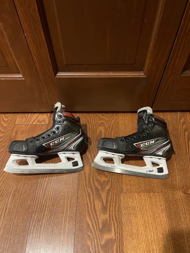 Used CCM Regular Width Size 1.5 JetSpeed Goalie Skates