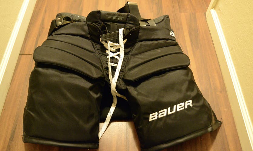 Used Black Senior Medium Bauer Pro Hockey Goalie Pants