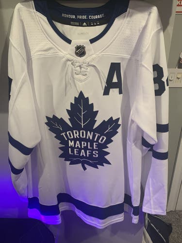 Adidas Toronto Maple Leafs Austin Matthews Home Pro Hand Stitched Jersey