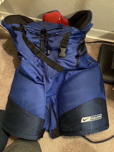 Medium Bauer Supreme 70 Hockey Pants