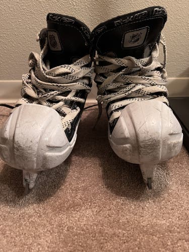Used RBK Regular Width Size 6.5 5K Goalie Skates