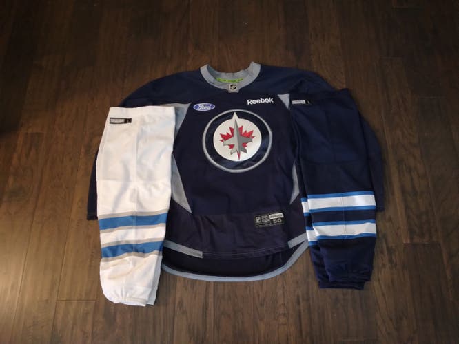Winnipeg Jets Package: Gloves, Practice Jersey/Socks