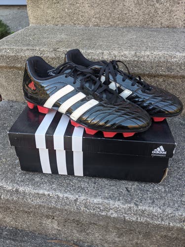 Used Women's 8.0 Adidas Outdoor Cleats