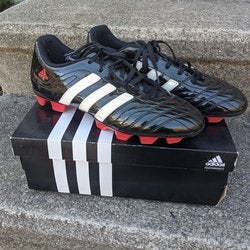 Used Women's 8.0 Adidas Outdoor Cleats