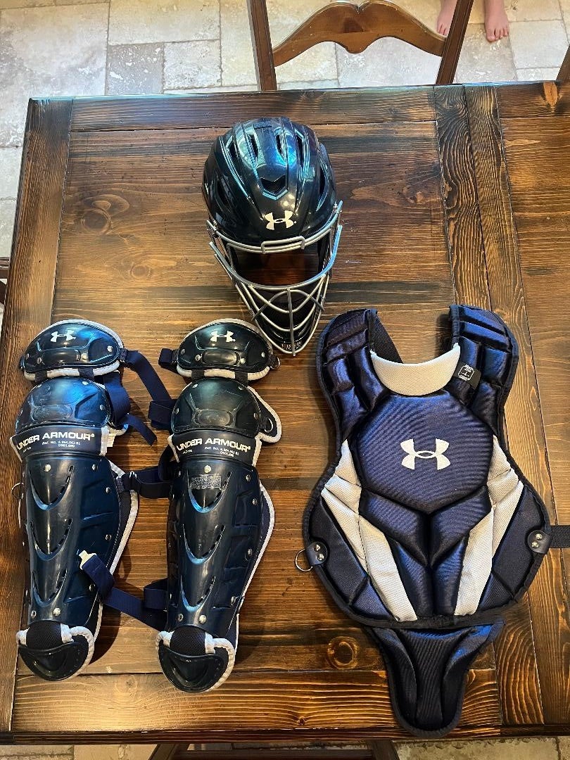 New Under Armour Victory Series Girl's Fastpitch Softball Catcher's Gear  Set Black #UAWCK2JRVS