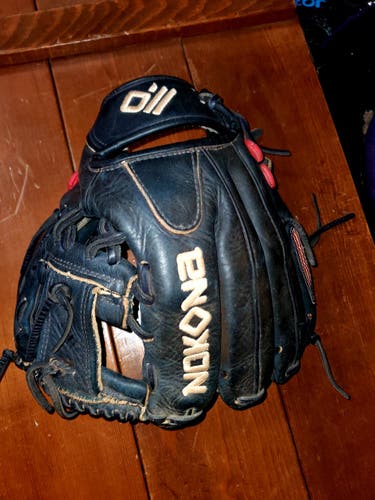 Blue Used Kid Pitch (9YO-13YO) Nokona Right Hand Throw Infield Baseball Glove 11.25"
