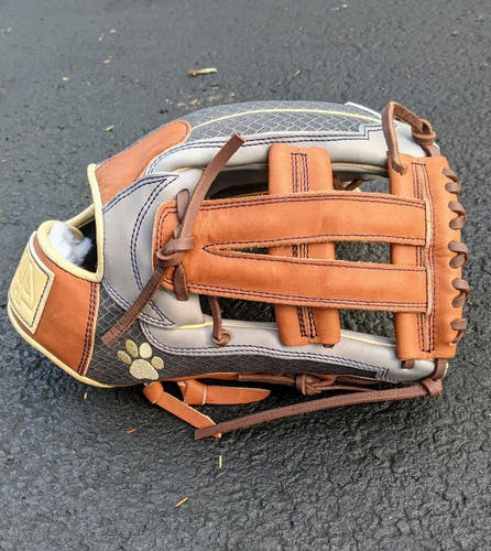 New Gray Mesh 44 Pro Signature Series 12.5"