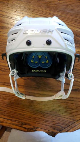 Bauer Re-Akt 150 Helmet size medium senior