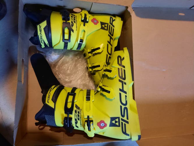 Used Fischer RC4 80 Thermoshape Ski Boots Soft Flex