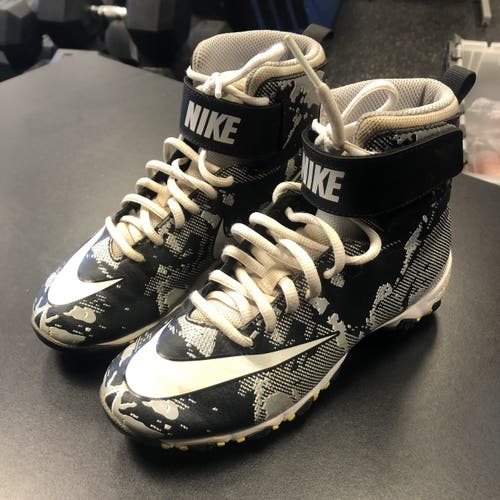 Used NIKE AH6425-010 Football/Lacrosse Cleats Black White Gray Youth Size 2.5 Youth