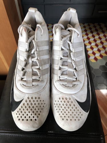 Low Nike Alpha lacrosse cleats 8.5
