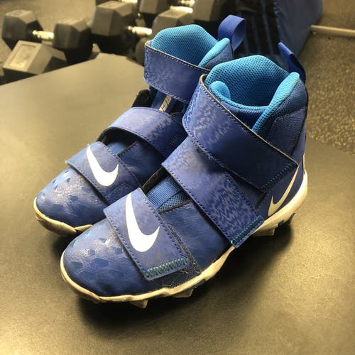 Used Blue Nike AQ7723-400 Youth 2.5 Football Cleats
