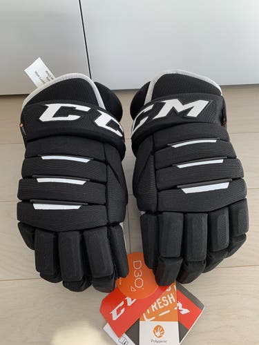 Black Senior CCM 15"  Tacks 4 Roll Pro2 Gloves