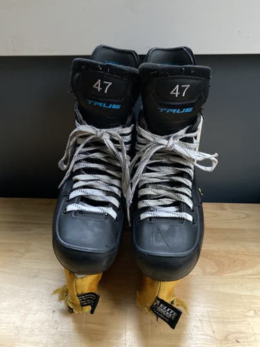 Senior True Regular Width Size 8.5 Pro Custom Hockey Skates