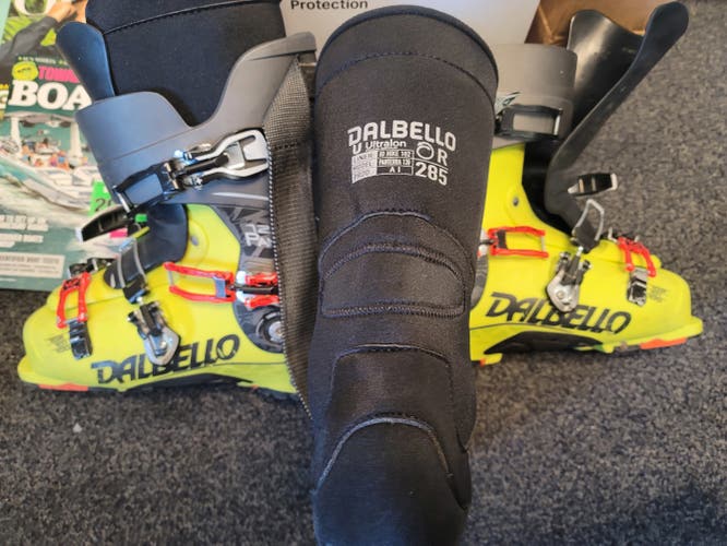 Used Men's Dalbello All Mountain Ski Boots Stiff Flex