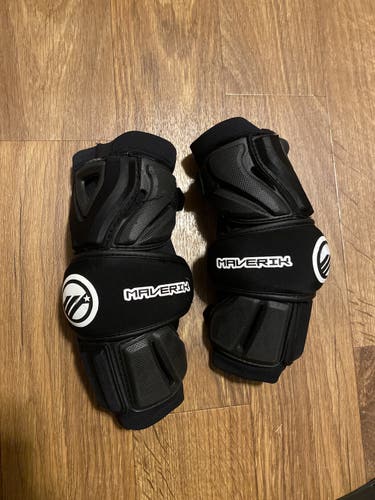 Maverik Arm Pads