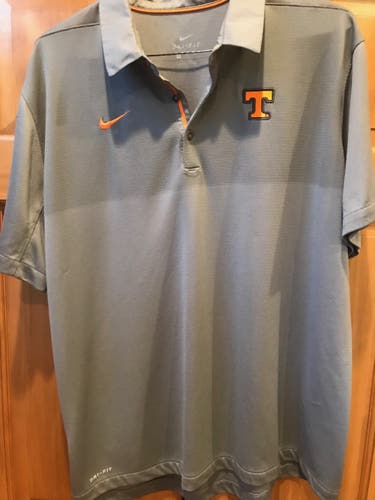 Tennessee Volunteers Gray Used Men's Adult XL Nike Dri-Fit Golf Shirt