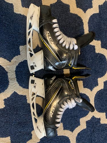 Senior Used CCM Super Tacks AS1 Hockey Skates Extra Wide Width Pro Stock Size 7.5