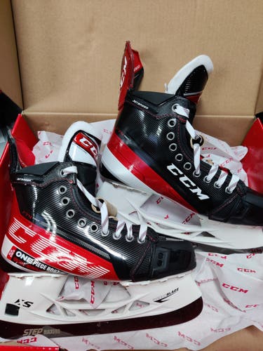 Senior New CCM JetSpeed FT4 Pro Hockey Skates Regular Width Size 7.5