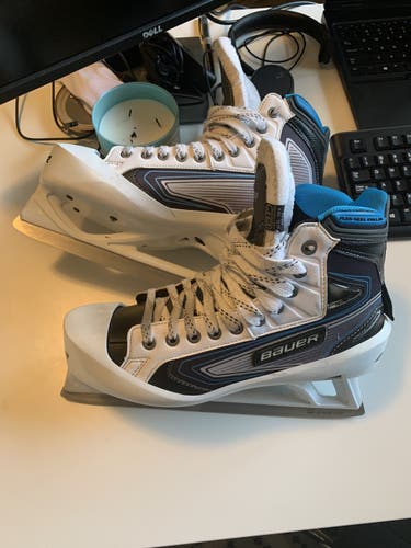 Senior Bauer Extra Wide Width  Size 8.5 Reactor 7000 Goalie Skates