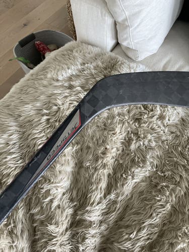 Intermediate Right Handed Mid Pattern  JetSpeed FT3 Pro Hockey Stick