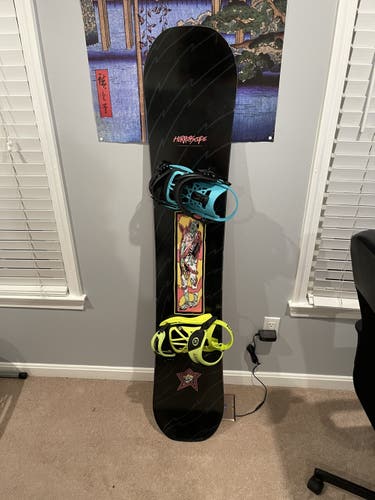 Men's  CAPiTA With Bindings Soft Flex True Twin Horrorscope Snowboard