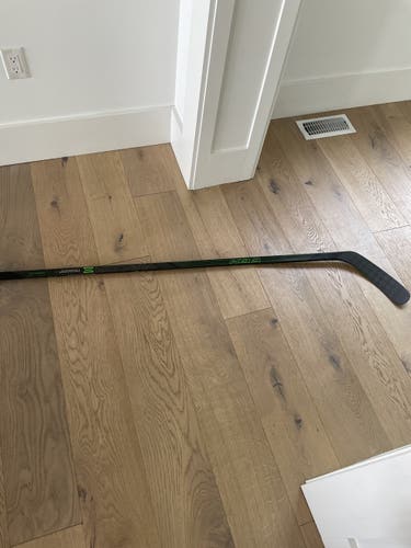 Intermediate Right Handed Heel Pattern  Ribcor Trigger 5 Pro Hockey Stick