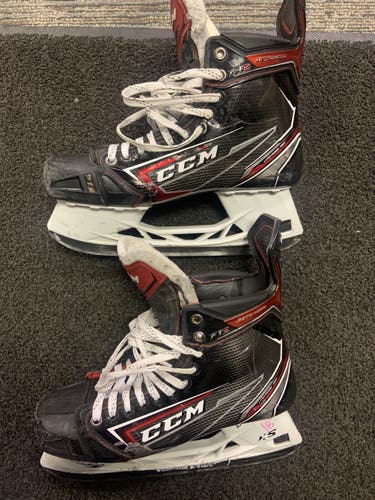 Senior CCM Regular Width Size 9.5 JetSpeed FT2 Hockey Skates