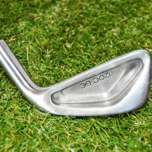 Wilson 	1200 GE	4 Iron 	Right Handed 	38.5"	Steel 	Stiff	New Grip