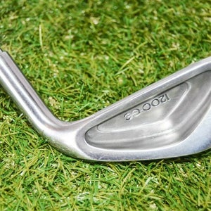 Wilson 	1200 GE	6 Iron 	Right Handed	37.5"	Steel 	Stiff	New Grip