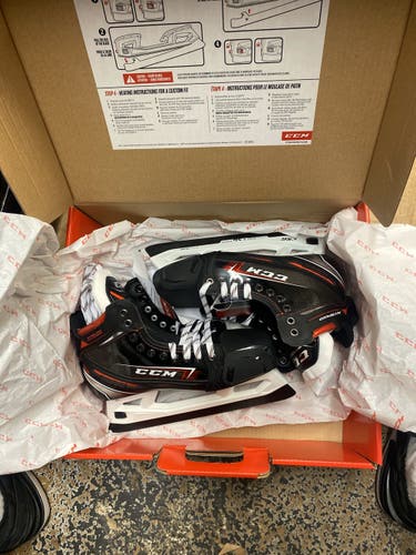 New Senior CCM Jetspeed FT2 Regular Width Size 8.5 Hockey Goalie Skates