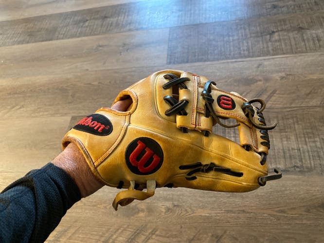 High School/College Infield 11.5" A2000 1786 Baseball Glove