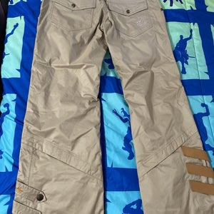 Women's Adult New Size 8 Oakley Pants
