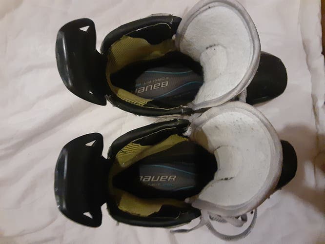 Senior Used Bauer Supreme 2S Pro Hockey Skates Regular Width Size 8.5