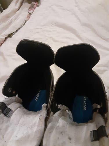 Senior Used Bauer Supreme 170 Hockey Skates Regular Width Size 8.5