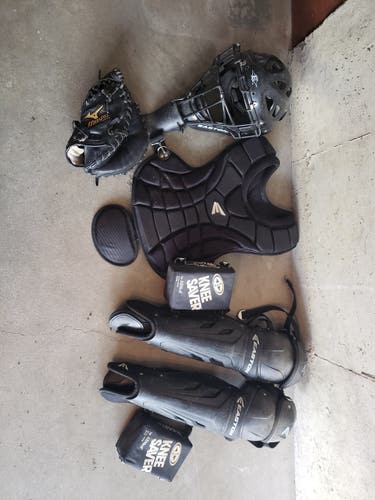 Used Adult Easton Game Time Catcher's Set