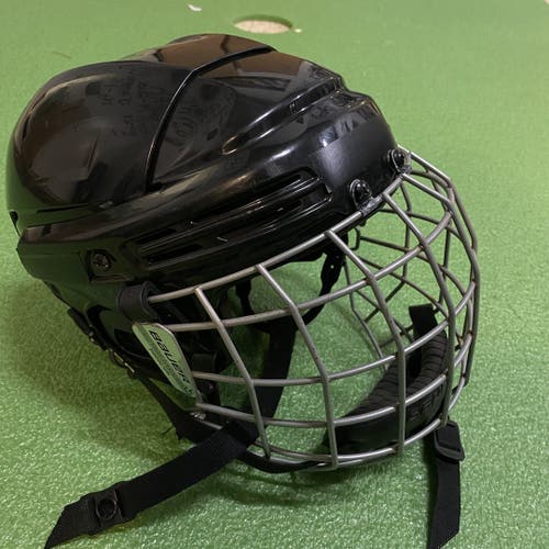Used Bauer Fm2100 Md Ice Hockey Helmets
