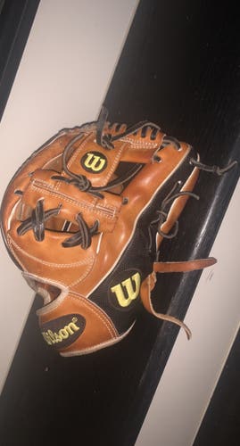 Brown High School/College Infield 11.75" A2000 Baseball Glove