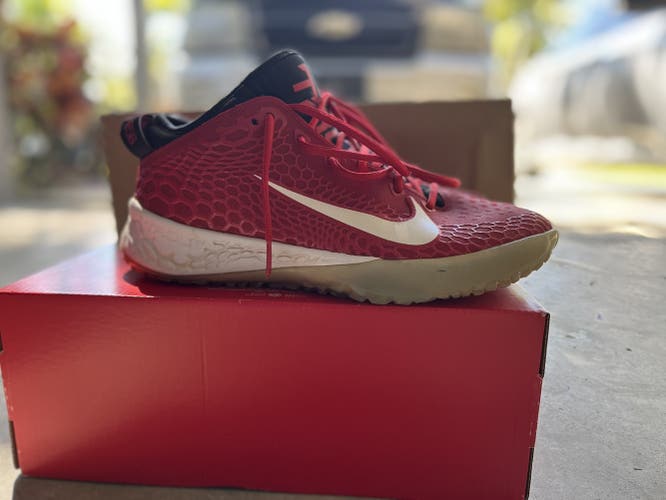 Red Men's Turf Cleats Low Cut Force Zoom Trout 5