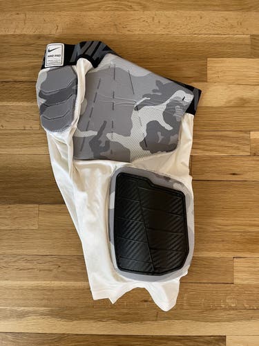 New Large Nike nike pro combat