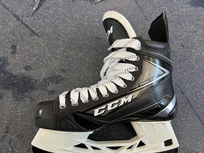 NEW Senior CCM Regular Width Pro Stock Size 9 Ribcor 80K Hockey Skates