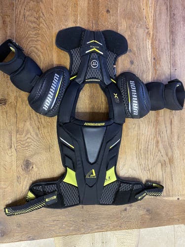 Warrior Alpha QX Hockey Shoulder Pads Junior Medium Used