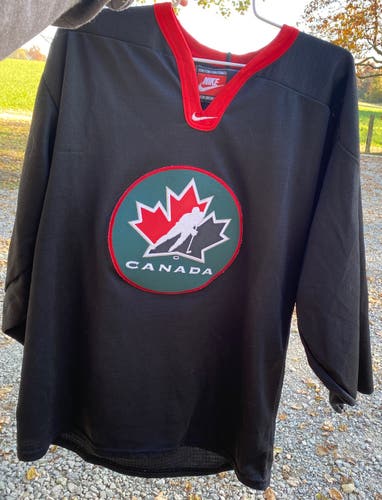 Canada Jersey - Medium