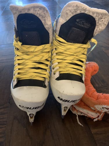 Ice hockey goalie skates