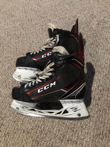 CCM JetSpeed FT380 Skates Size 8
